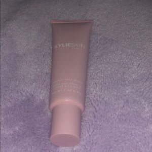 Kylie Skin Walnut Face Scrub
